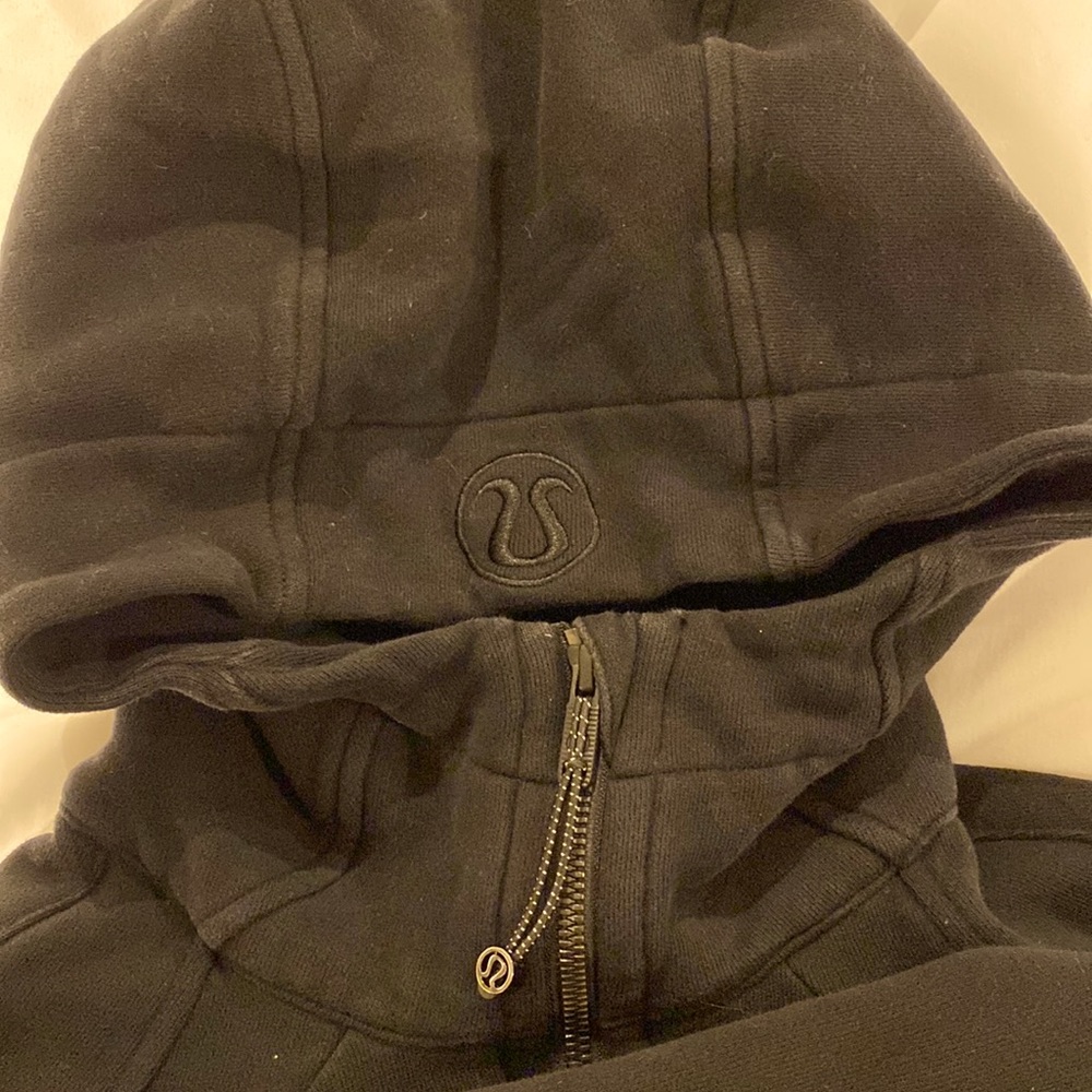 Lulu Black zip hoodie - size 4